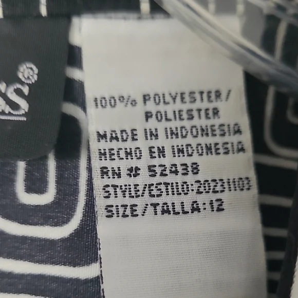 Sag Harbor Black and White Geometric Blouse - Picture 3 of 5